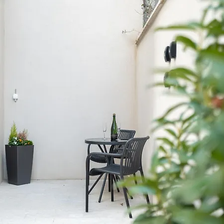 Larum - Adults Only Couette-café