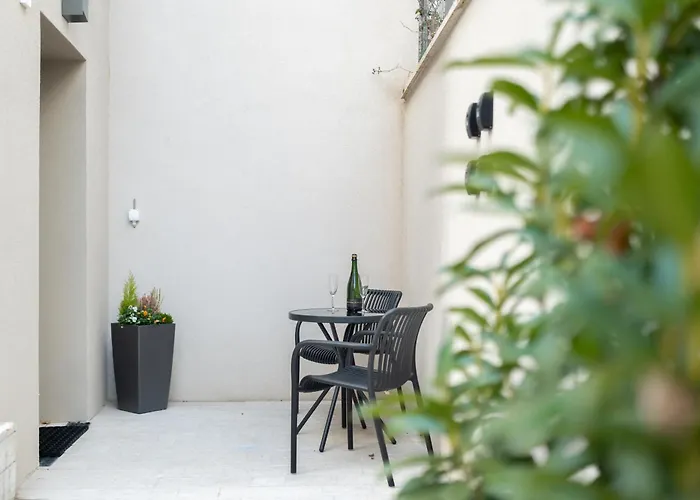 Larum - Adults Only Bed & Breakfast